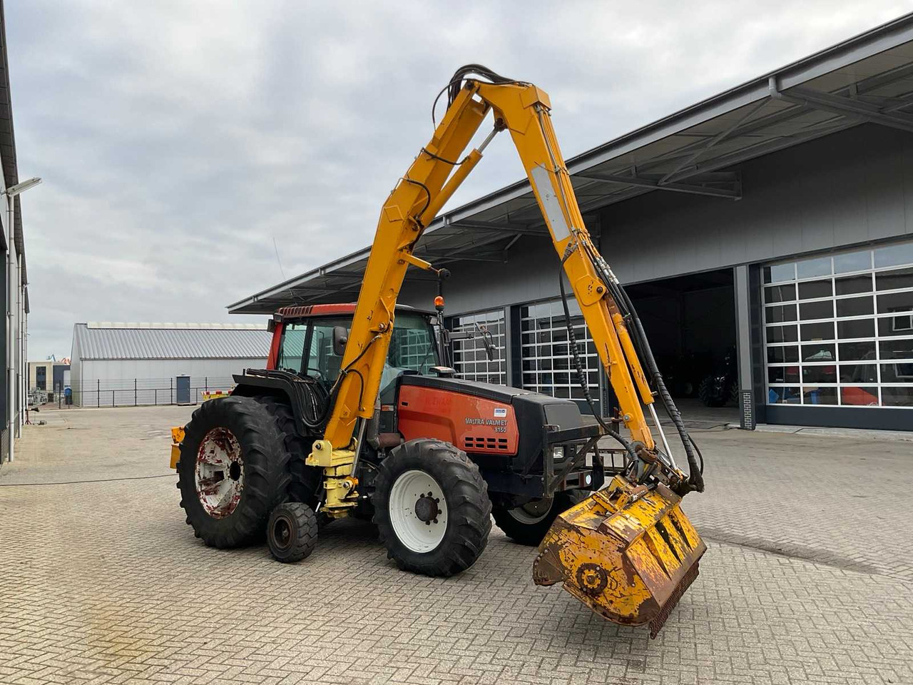 1999 VALTRA VALMET 8150 HITECH ALL-WHEEL DRIVE FARM TRACTOR - Traktors: foto 5 1999 VALTRA VALMET 8150 HITECH ALL-WHEEL DRIVE FARM TRACTOR - Traktors: foto 5