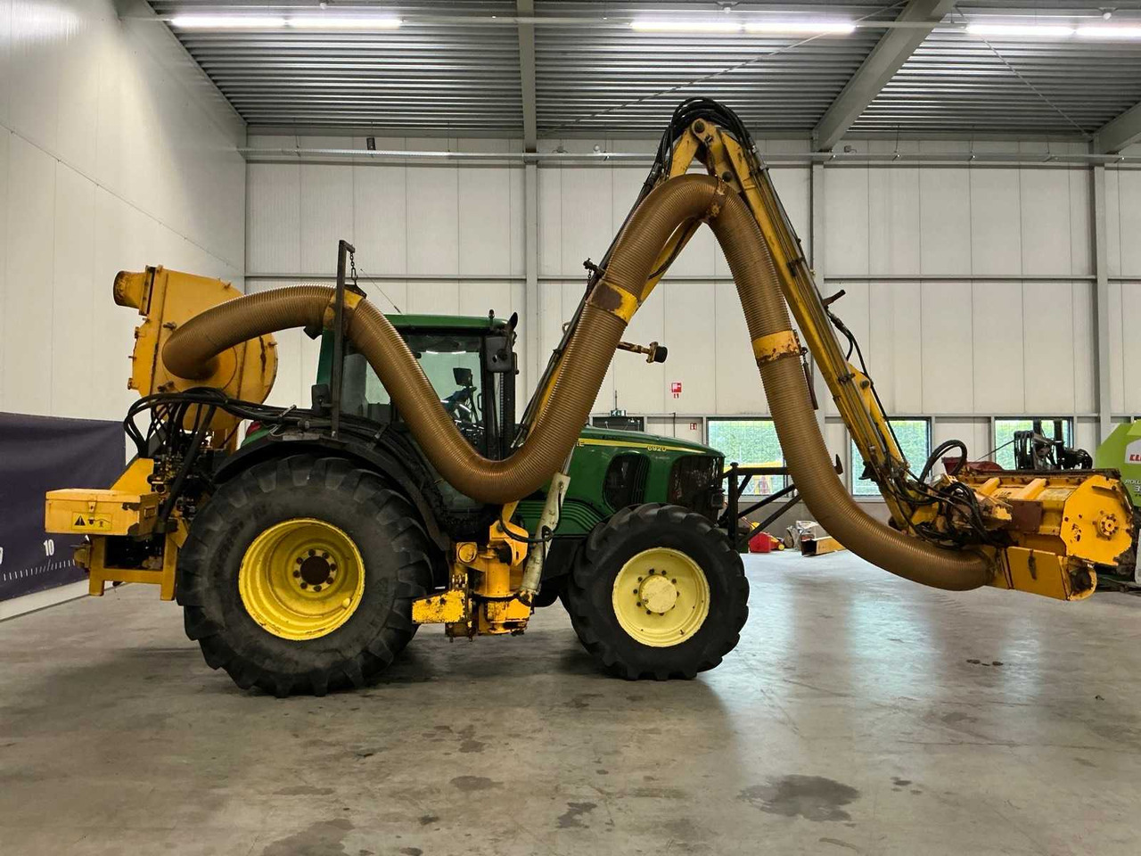 2003 JOHN DEERE 6920 FOUR-WHEEL DRIVE FARM TRACTOR + SHEPHERD - Traktors: foto 4 2003 JOHN DEERE 6920 FOUR-WHEEL DRIVE FARM TRACTOR + SHEPHERD - Traktors: foto 4