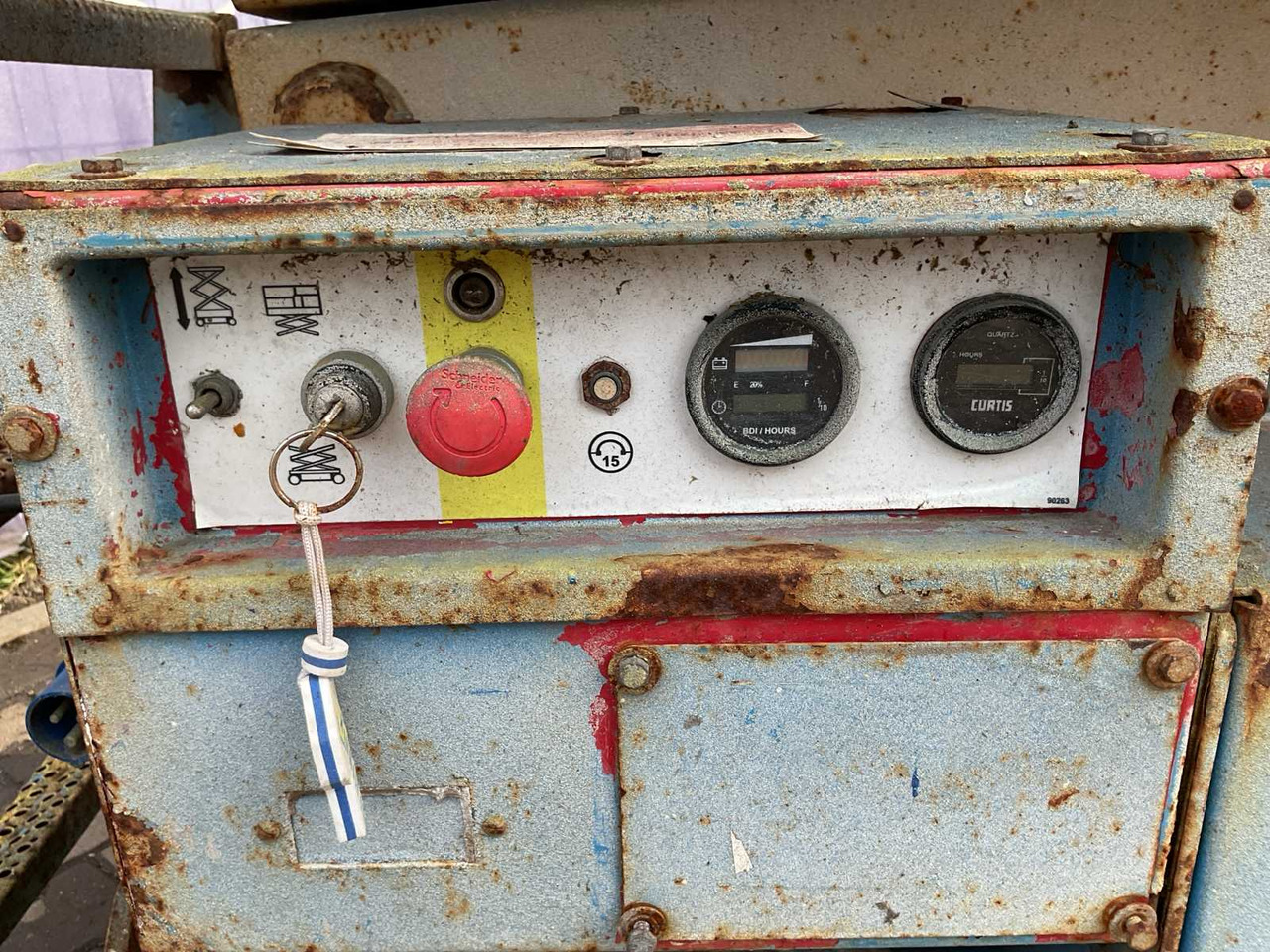 Pacēlājs 2005 - MEC - 2633ES - SCISSOR LIFT: foto 8