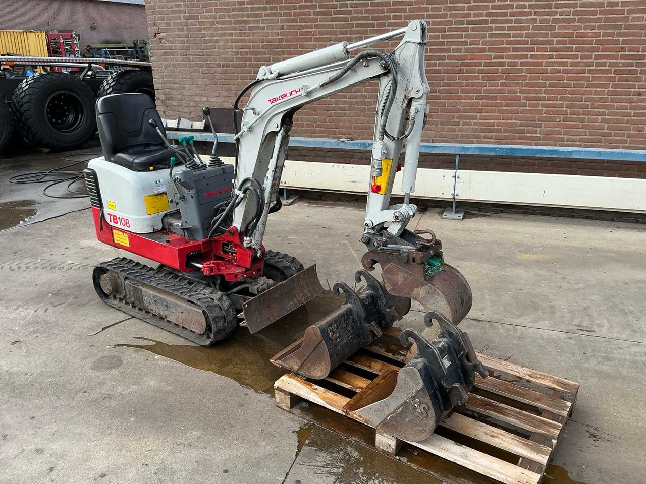 2005 TAKEUCHI TB108 MINI EXCAVATOR - Mini-ekskavators: foto 3 2005 TAKEUCHI TB108 MINI EXCAVATOR - Mini-ekskavators: foto 3