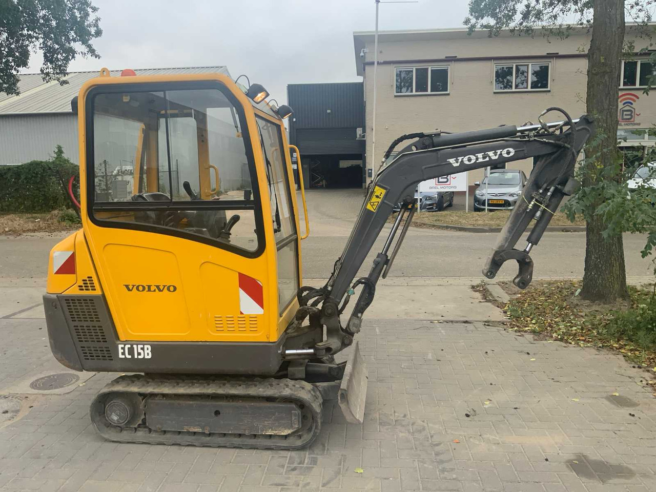 2005 VOLVO EC15B XR MINI EXCAVATOR WITH CW05 QUICK COUPLER AND 3 EXCAVATOR BUCKETS - Mini-ekskavators: foto 3 2005 VOLVO EC15B XR MINI EXCAVATOR WITH CW05 QUICK COUPLER AND 3 EXCAVATOR BUCKETS - Mini-ekskavators: foto 3