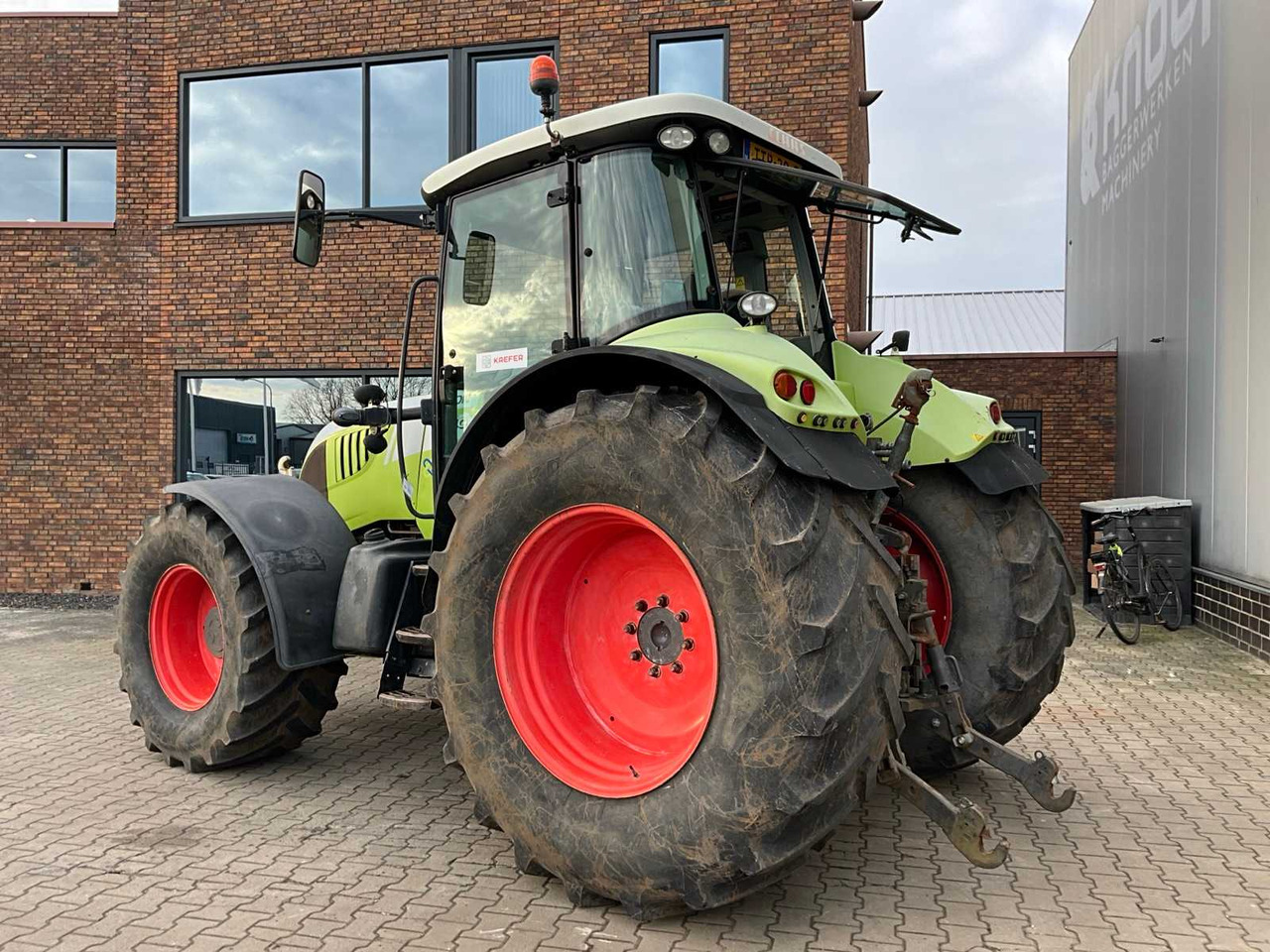 2009 CLAAS ARION 640 A19 FOUR-WHEEL DRIVE FARM TRACTOR - Traktors: foto 4 2009 CLAAS ARION 640 A19 FOUR-WHEEL DRIVE FARM TRACTOR - Traktors: foto 4