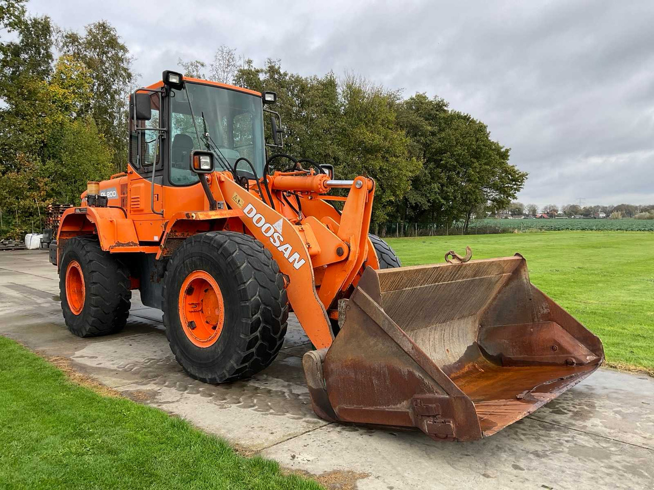 2011 DOOSAN DL200 SHOVEL - Riteņu iekrāvējs: foto 3 2011 DOOSAN DL200 SHOVEL - Riteņu iekrāvējs: foto 3