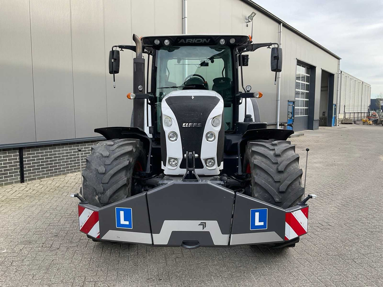 2013 CLAAS ARION 630 ALL-WHEEL DRIVE FARM TRACTOR - Traktors: foto 3 2013 CLAAS ARION 630 ALL-WHEEL DRIVE FARM TRACTOR - Traktors: foto 3