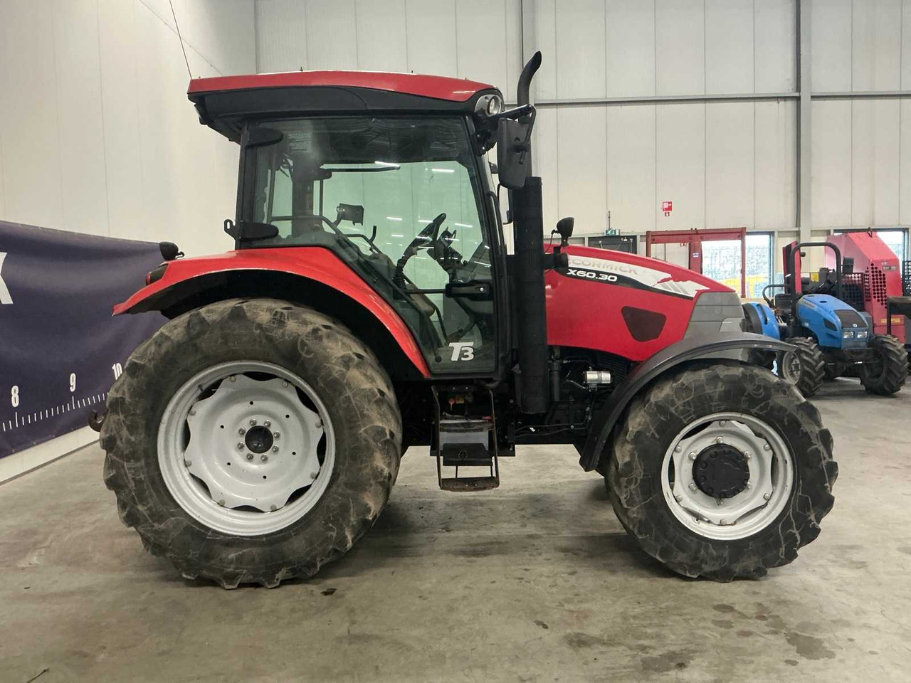 2013 MC CORMICK X60.30 FOUR WHEEL DRIVE FARM TRACTOR - Traktors: foto 4 2013 MC CORMICK X60.30 FOUR WHEEL DRIVE FARM TRACTOR - Traktors: foto 4