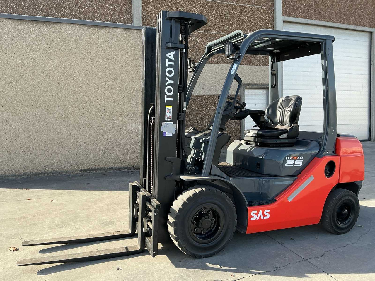 2016 TOYOTA 06-8FD25F FORKLIFT - Autokrāvējs: foto 1 2016 TOYOTA 06-8FD25F FORKLIFT - Autokrāvējs: foto 1