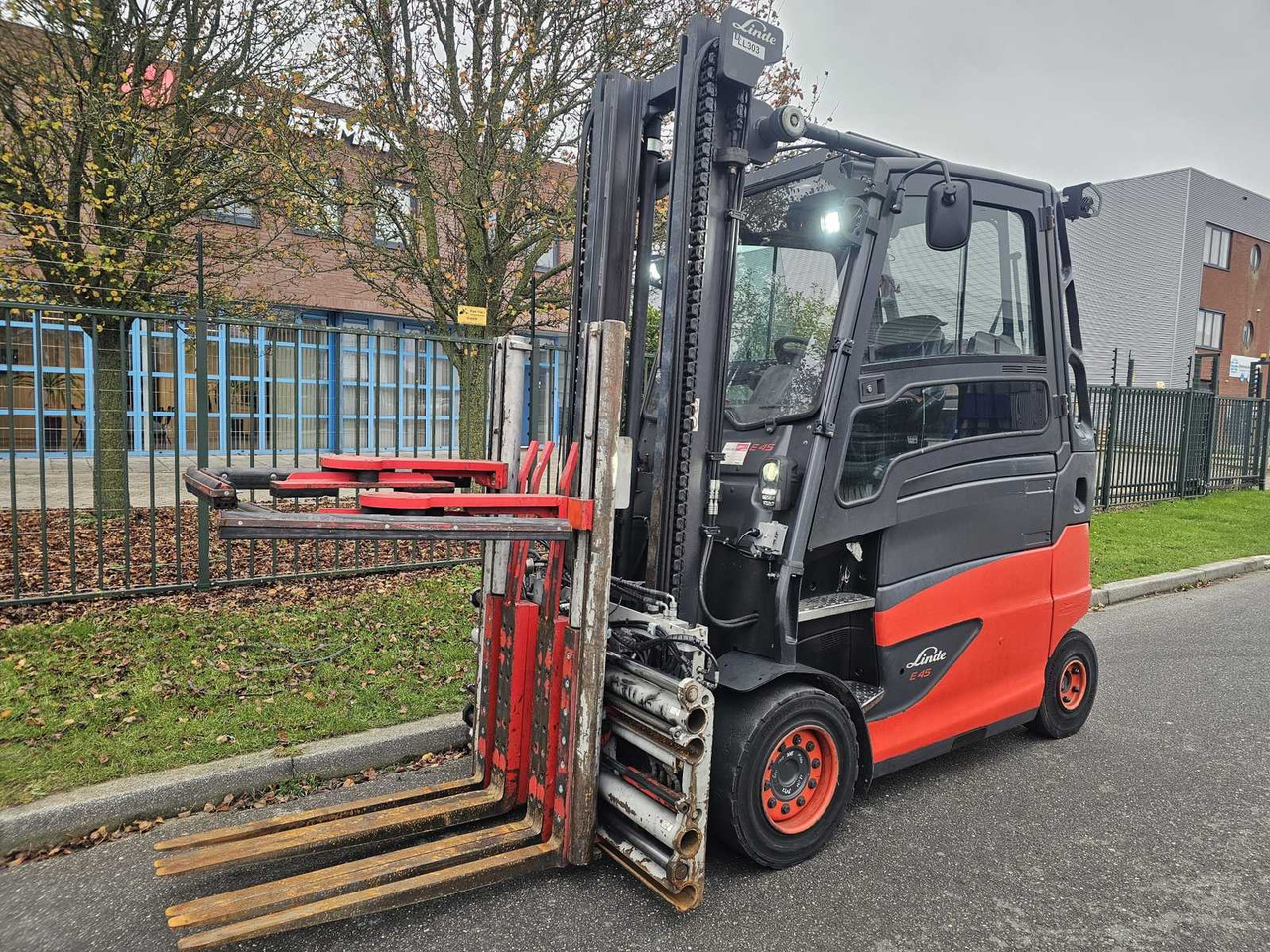 2020 LINDE E45HL-01/600 4500KG MULTI FORK POSITIONER WITH CLAMP FORKLIFT - Autokrāvējs: foto 2 2020 LINDE E45HL-01/600 4500KG MULTI FORK POSITIONER WITH CLAMP FORKLIFT - Autokrāvējs: foto 2