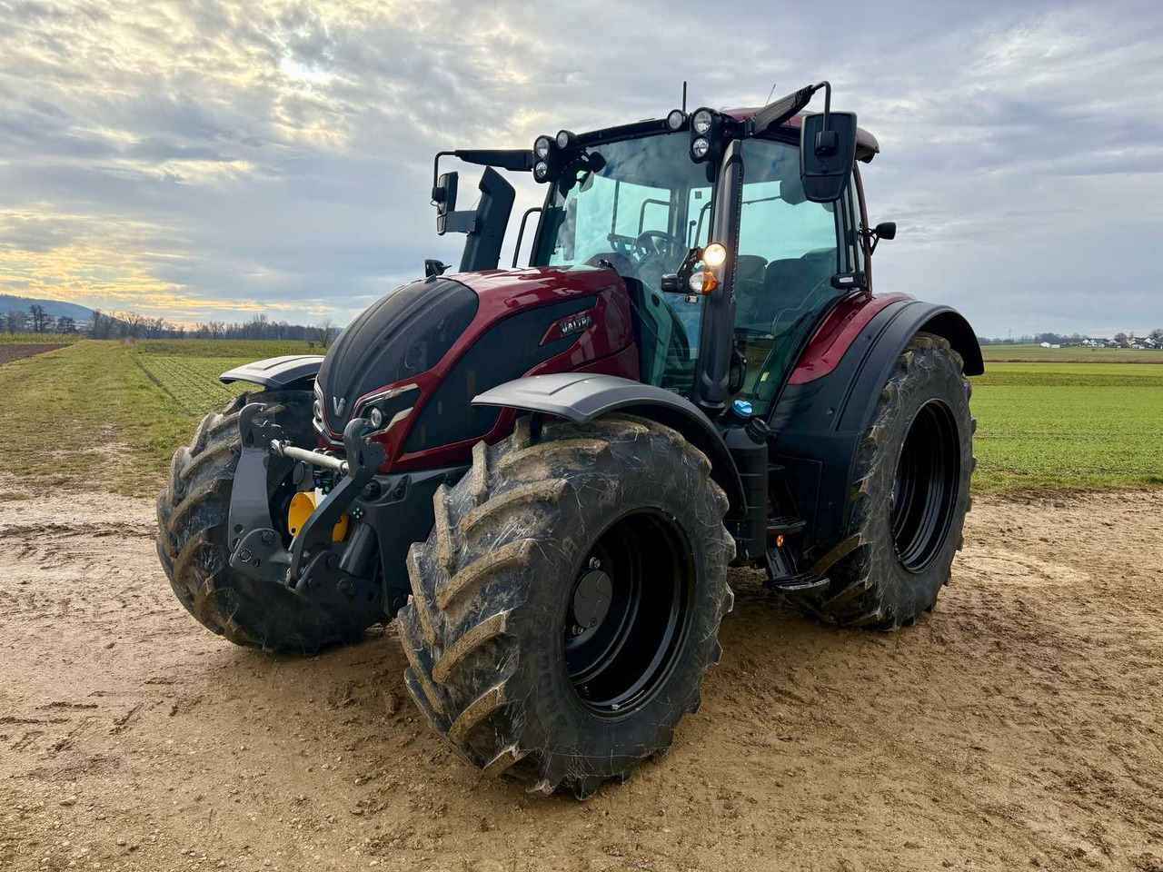 2022 DEMONSTRATION VALTRA N175 DIRECT TRACTOR - Traktors: foto 2 2022 DEMONSTRATION VALTRA N175 DIRECT TRACTOR - Traktors: foto 2
