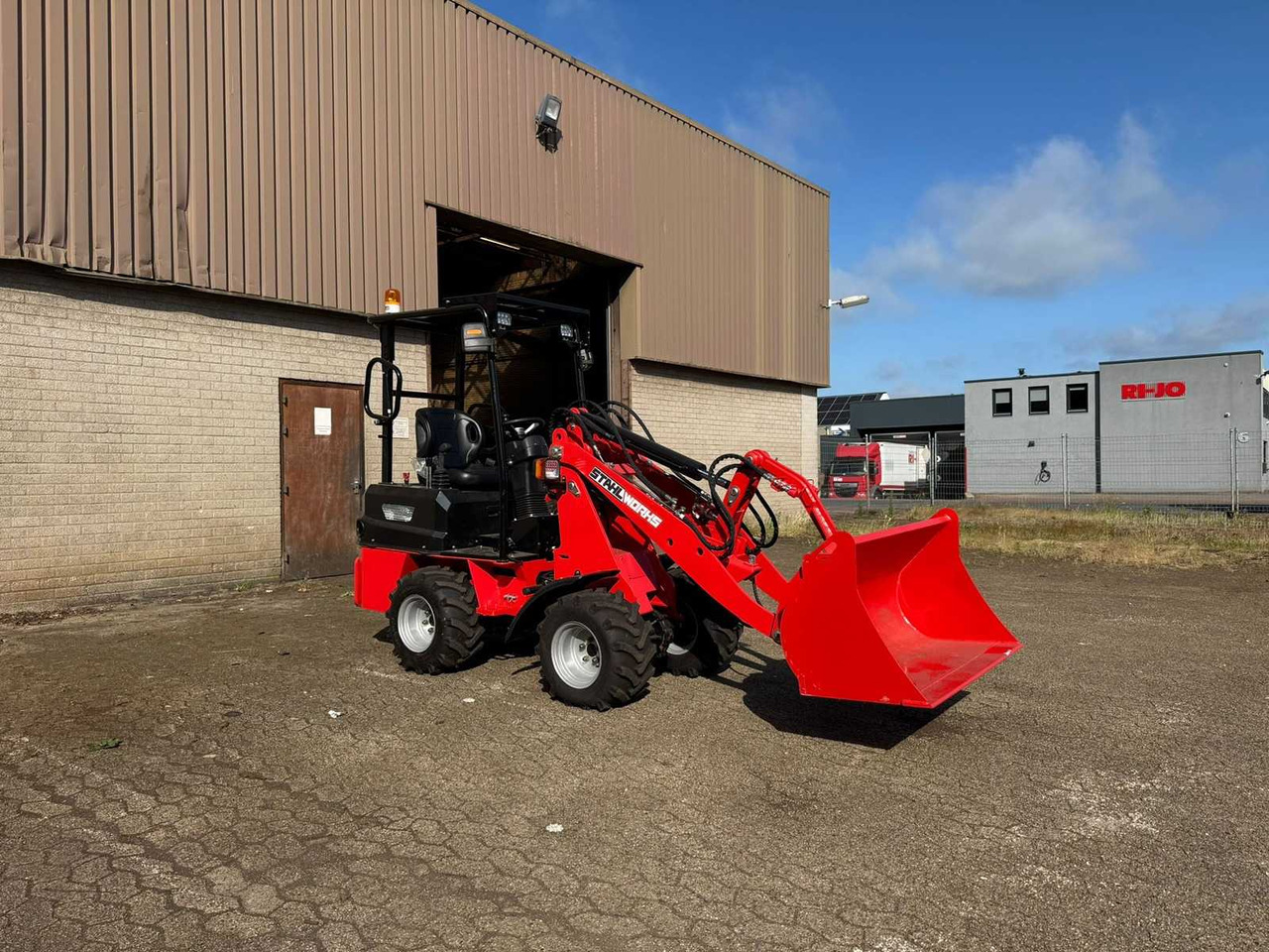 2024 STAHLWORKS R906 SHOVEL - Riteņu iekrāvējs: foto 1 2024 STAHLWORKS R906 SHOVEL - Riteņu iekrāvējs: foto 1