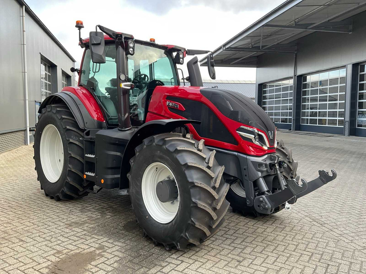 2024 VALTRA Q225 ALL-WHEEL DRIVE FARM TRACTOR - Traktors: foto 4 2024 VALTRA Q225 ALL-WHEEL DRIVE FARM TRACTOR - Traktors: foto 4