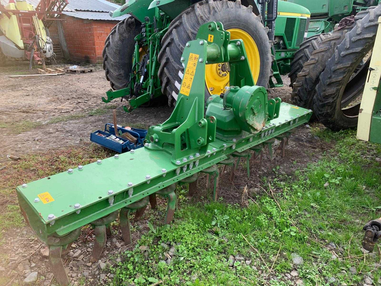 AMAZONE - Vertikālā augsnes frēze: foto 2 AMAZONE - Vertikālā augsnes frēze: foto 2