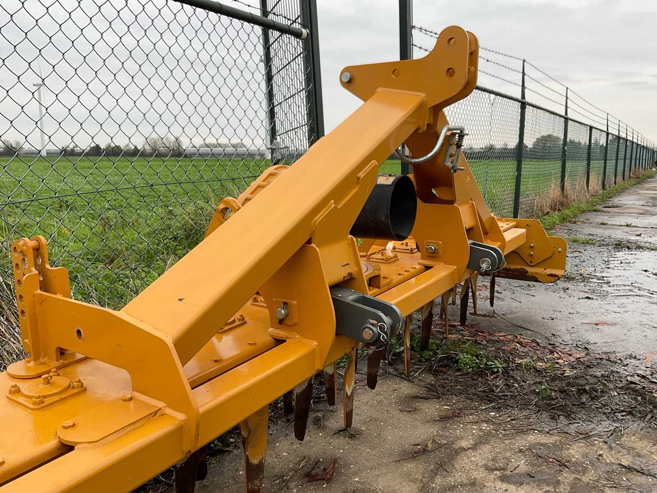 Alpego RMT 350 - Vertikālā augsnes frēze: foto 3 Alpego RMT 350 - Vertikālā augsnes frēze: foto 3