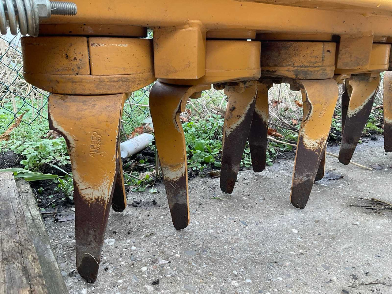 Alpego RMT 350 - Vertikālā augsnes frēze: foto 5 Alpego RMT 350 - Vertikālā augsnes frēze: foto 5