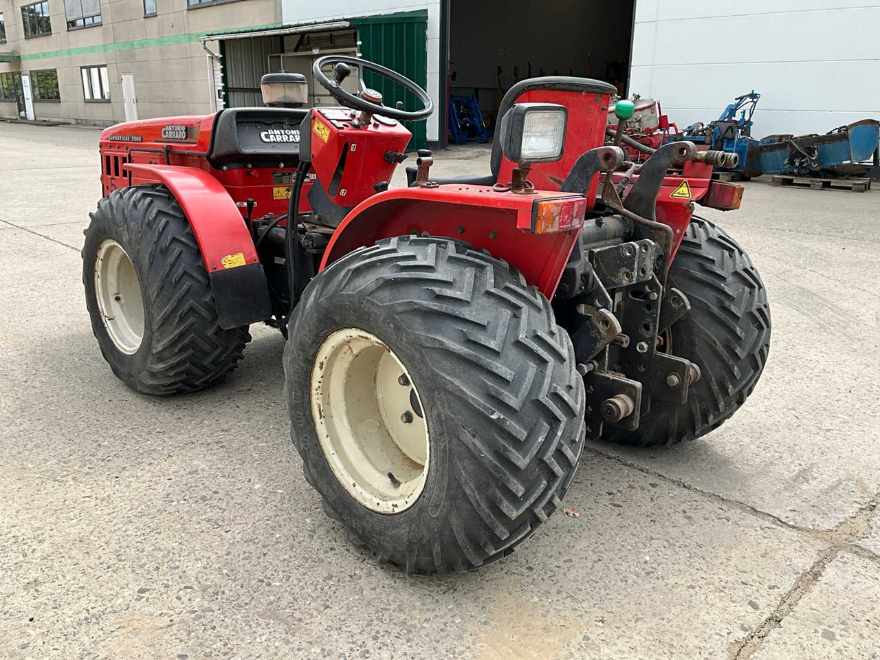 Antonio Carraro Supertigre 5500 - Traktors: foto 3 Antonio Carraro Supertigre 5500 - Traktors: foto 3