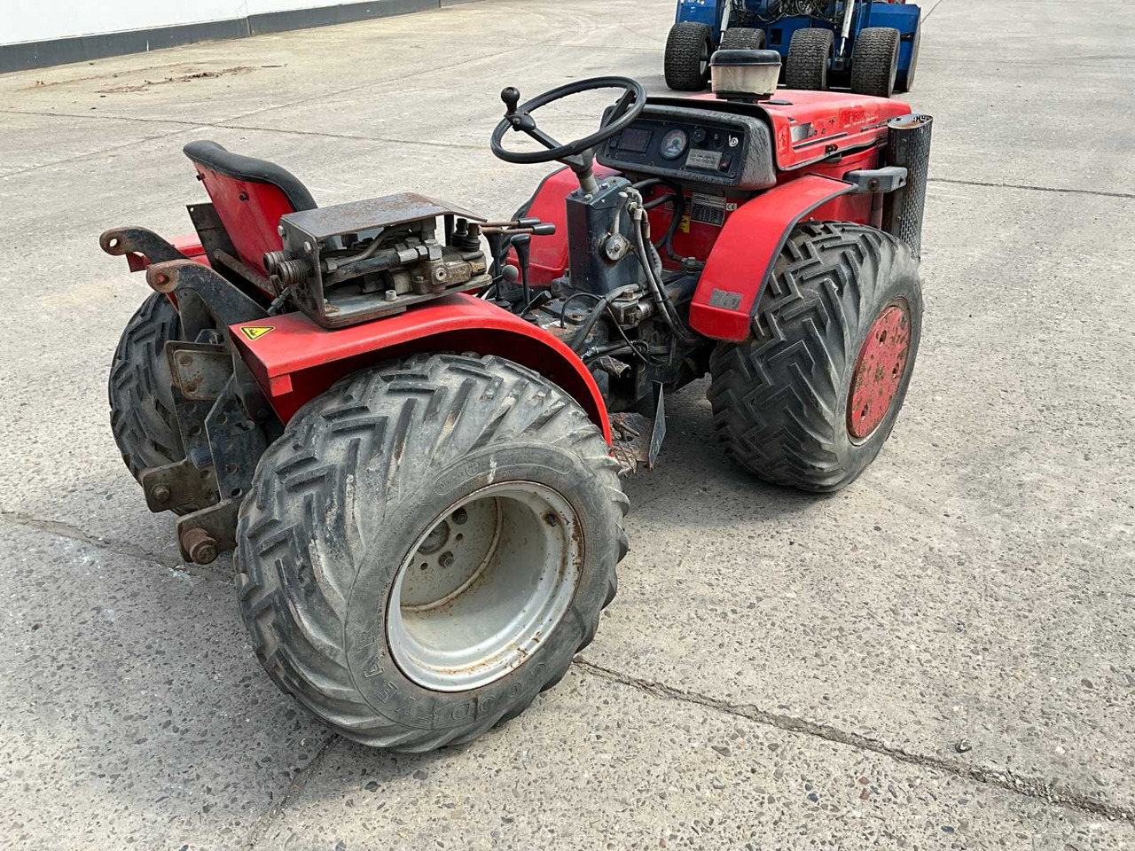 Antonio Carraro Supertigre 5500 - Traktors: foto 5 Antonio Carraro Supertigre 5500 - Traktors: foto 5