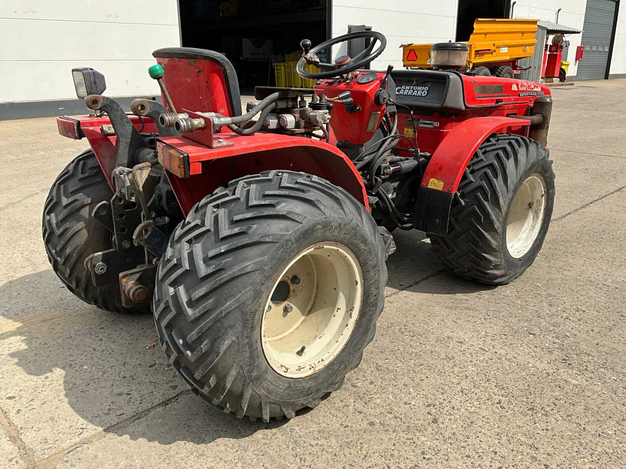 Antonio Carraro Supertigre 5500 - Traktors: foto 5 Antonio Carraro Supertigre 5500 - Traktors: foto 5
