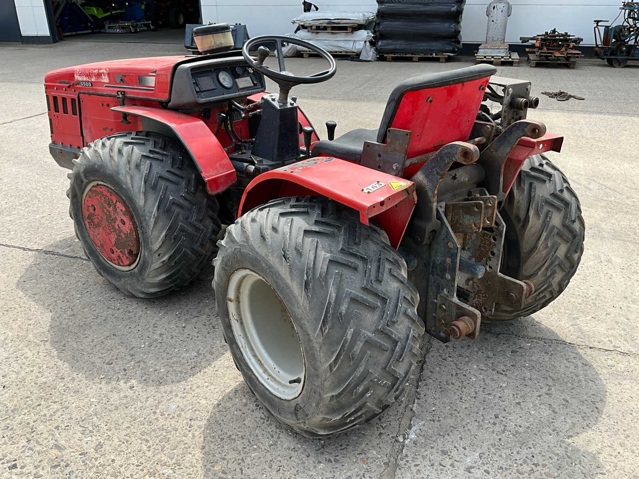 Antonio Carraro Supertigre 5500 - Traktors: foto 3 Antonio Carraro Supertigre 5500 - Traktors: foto 3