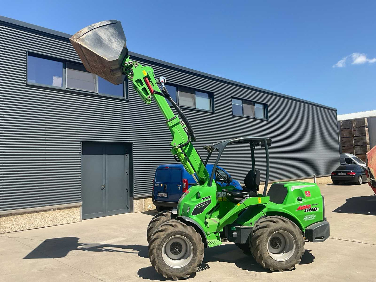 Avant 860i - Riteņu iekrāvējs: foto 1 Avant 860i - Riteņu iekrāvējs: foto 1