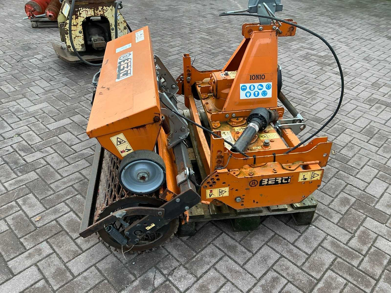 Berci Erpice Rotante Ionio 130 - Vertikālā augsnes frēze: foto 4 Berci Erpice Rotante Ionio 130 - Vertikālā augsnes frēze: foto 4