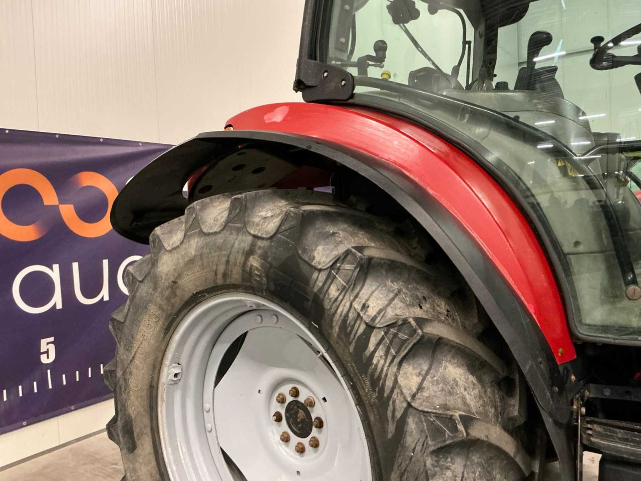 Traktors CASE IH MXU125 ALL-WHEEL DRIVE FARM TRACTOR: foto 11 Traktors CASE IH MXU125 ALL-WHEEL DRIVE FARM TRACTOR: foto 11