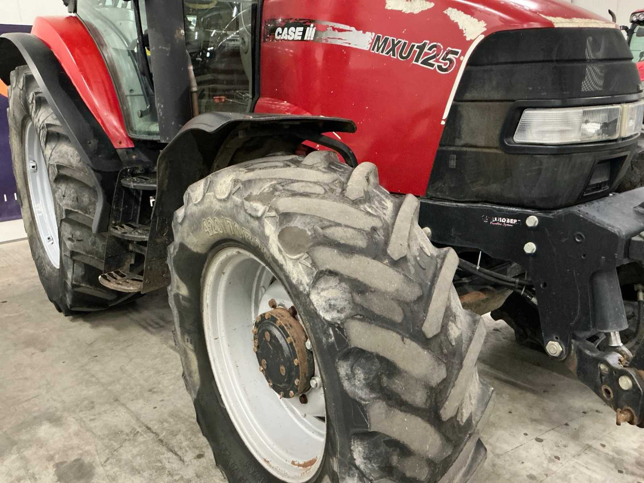 Traktors CASE IH MXU125 ALL-WHEEL DRIVE FARM TRACTOR: foto 10 Traktors CASE IH MXU125 ALL-WHEEL DRIVE FARM TRACTOR: foto 10