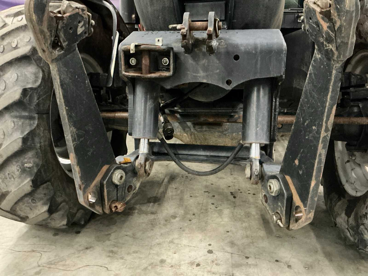 Traktors CASE IH MXU125 ALL-WHEEL DRIVE FARM TRACTOR: foto 13 Traktors CASE IH MXU125 ALL-WHEEL DRIVE FARM TRACTOR: foto 13