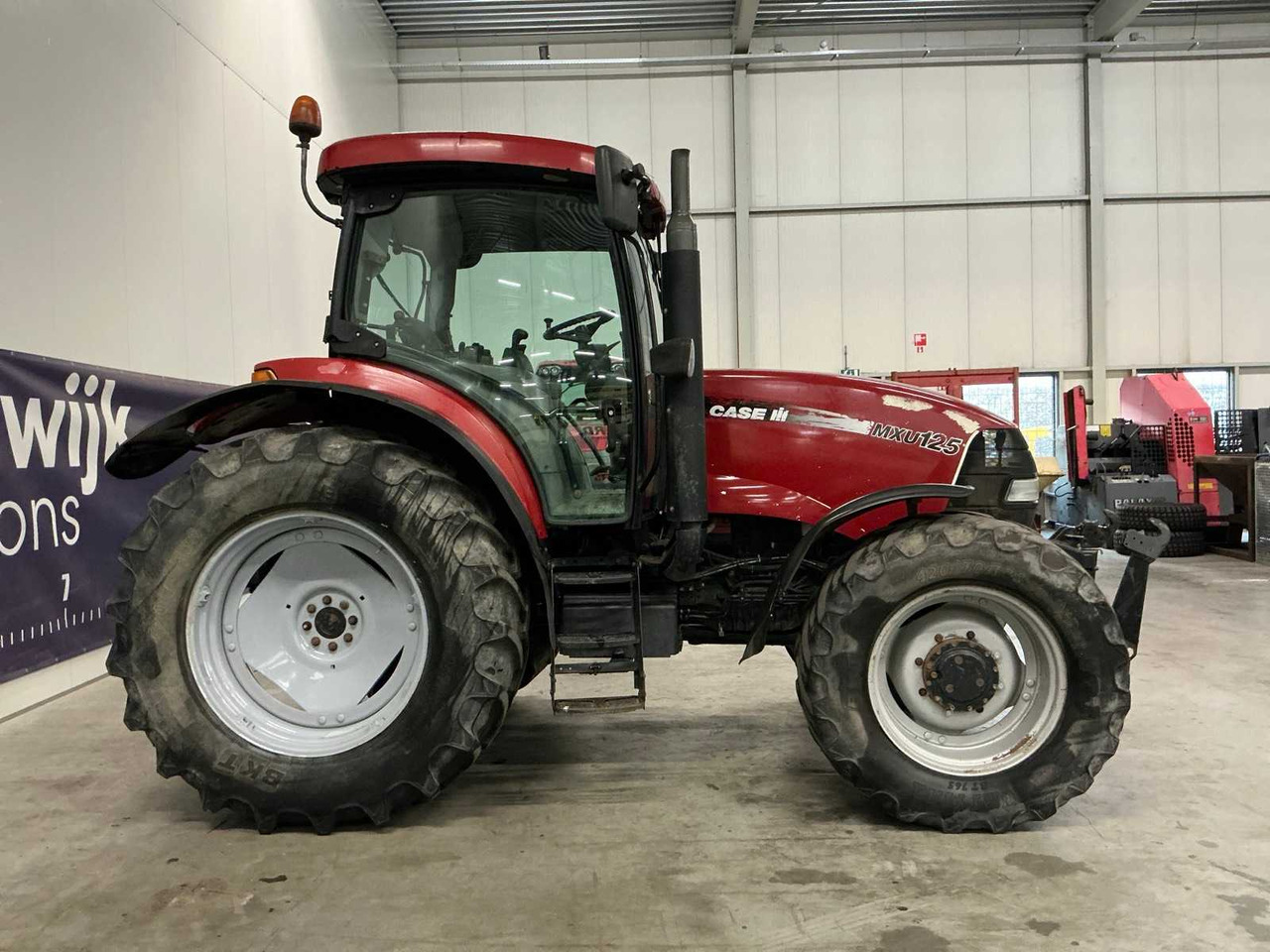 CASE IH MXU125 ALL-WHEEL DRIVE FARM TRACTOR - Traktors: foto 4 CASE IH MXU125 ALL-WHEEL DRIVE FARM TRACTOR - Traktors: foto 4