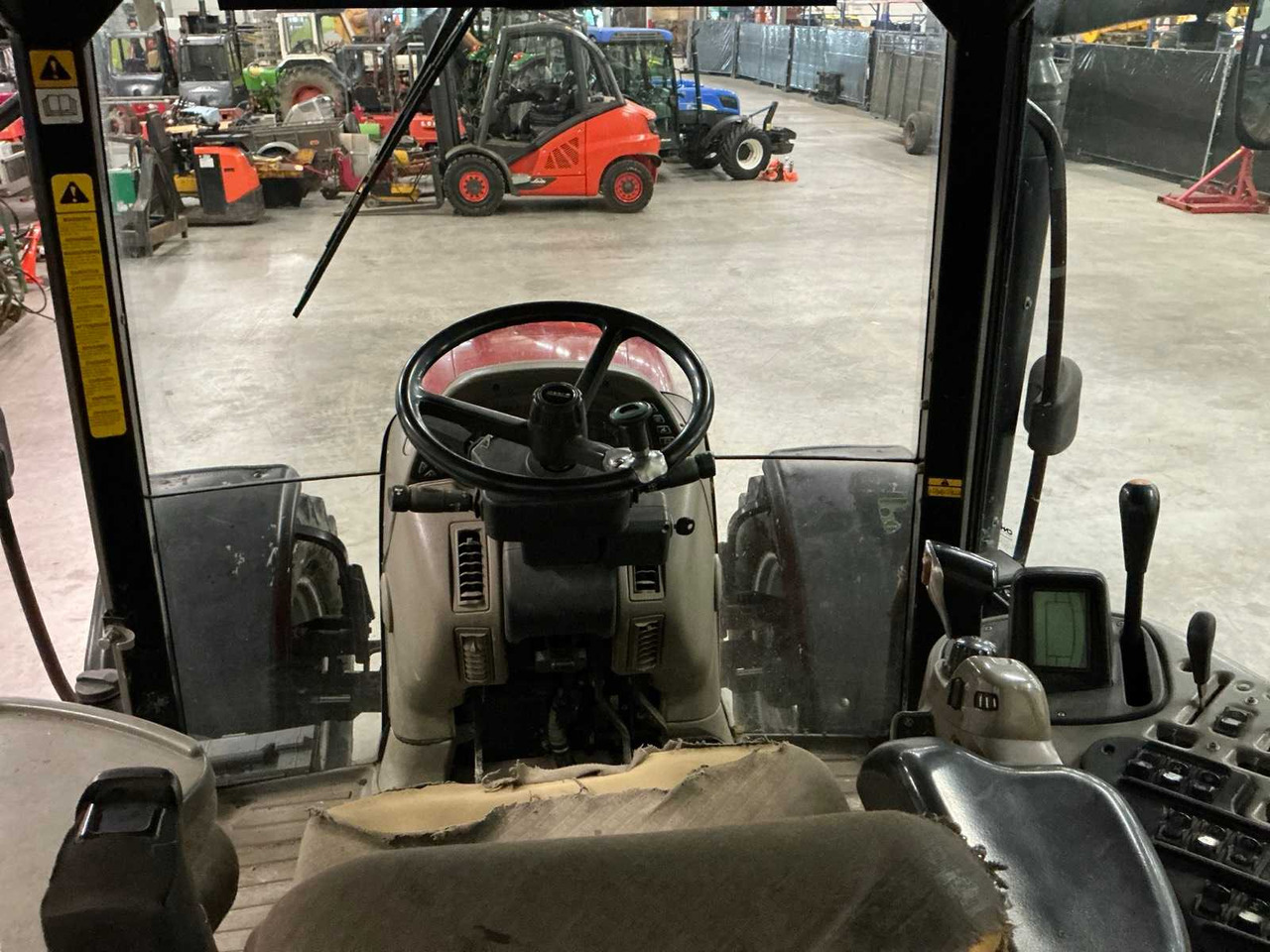 Traktors CASE IH MXU125 ALL-WHEEL DRIVE FARM TRACTOR: foto 20 Traktors CASE IH MXU125 ALL-WHEEL DRIVE FARM TRACTOR: foto 20