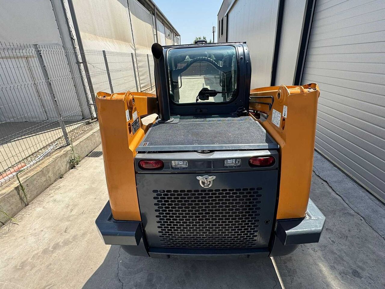 CASE SR210 COMPACT LOADER WITH RADIAL LIFT GEOMETRY - Kāpurķēžu kompaktiekrāvējs: foto 4 CASE SR210 COMPACT LOADER WITH RADIAL LIFT GEOMETRY - Kāpurķēžu kompaktiekrāvējs: foto 4