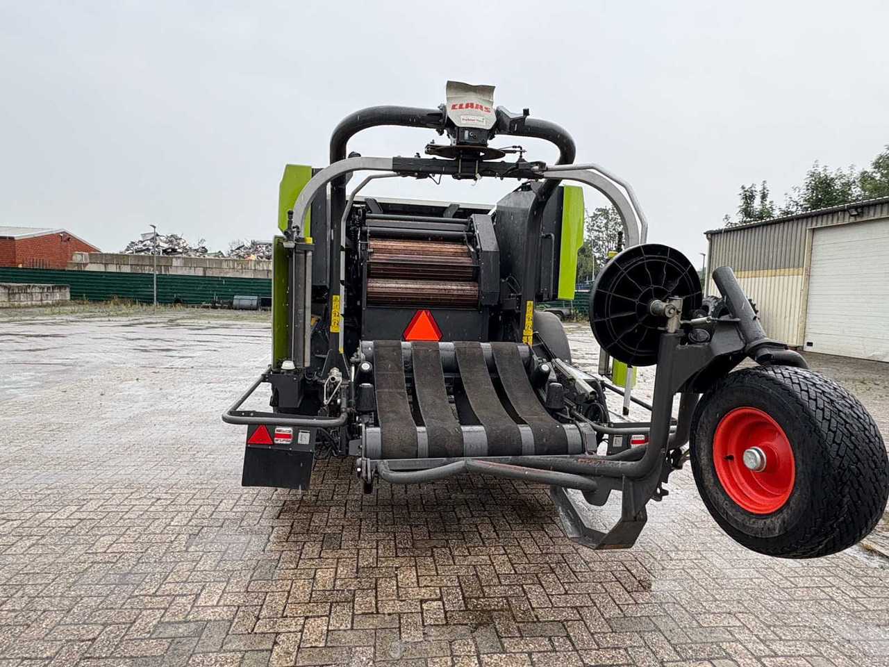 CLAAS ROLLANT 455 UNIWRAP 750 - Rituļu prese: foto 4 CLAAS ROLLANT 455 UNIWRAP 750 - Rituļu prese: foto 4