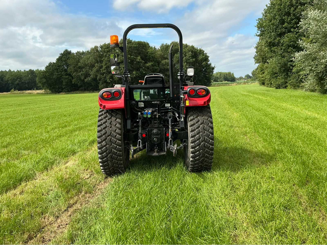 Case IH Farmall 55 A - Mini traktors: foto 5 Case IH Farmall 55 A - Mini traktors: foto 5