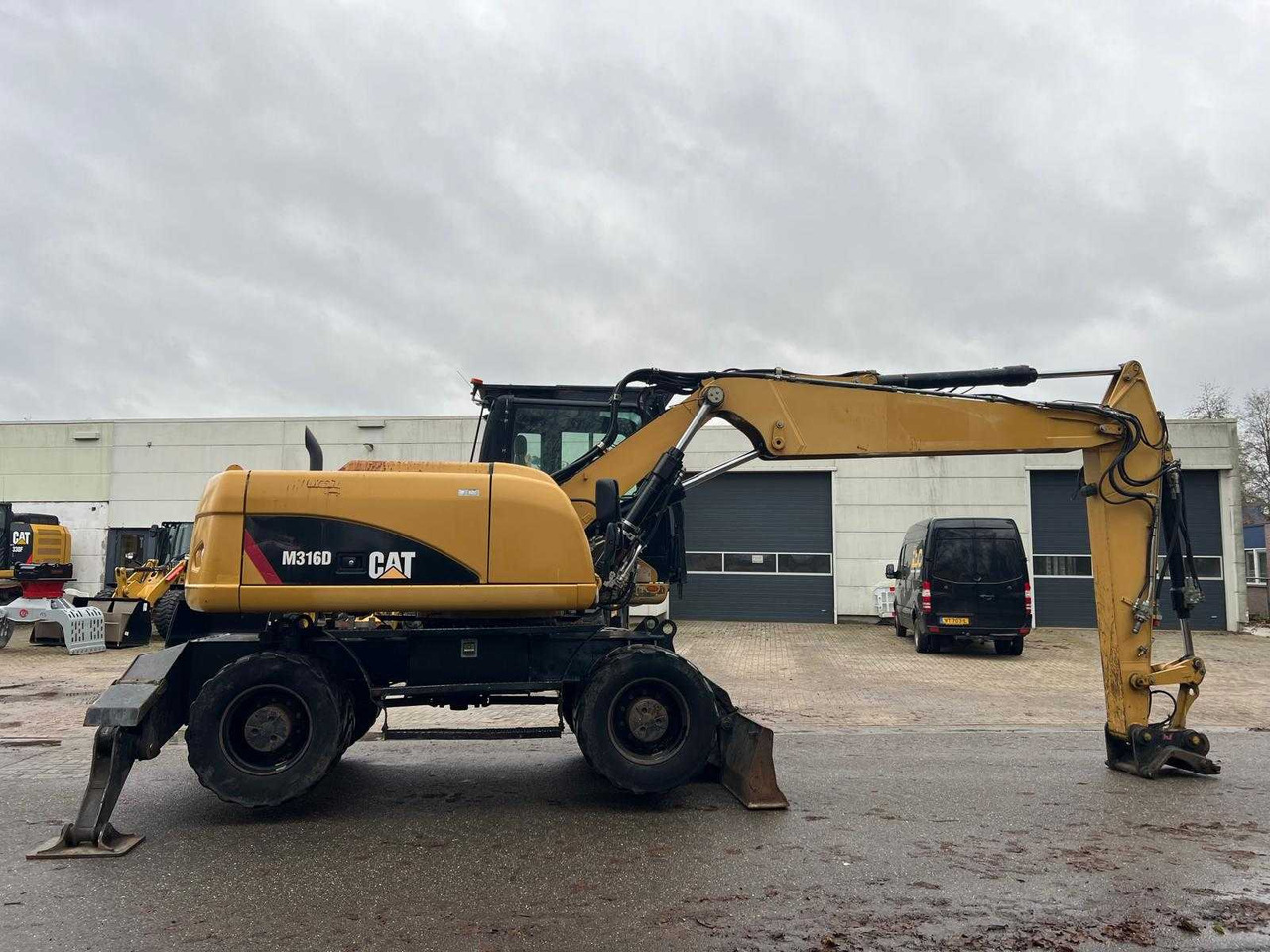Caterpillar M316D - Riteņu ekskavators: foto 4 Caterpillar M316D - Riteņu ekskavators: foto 4