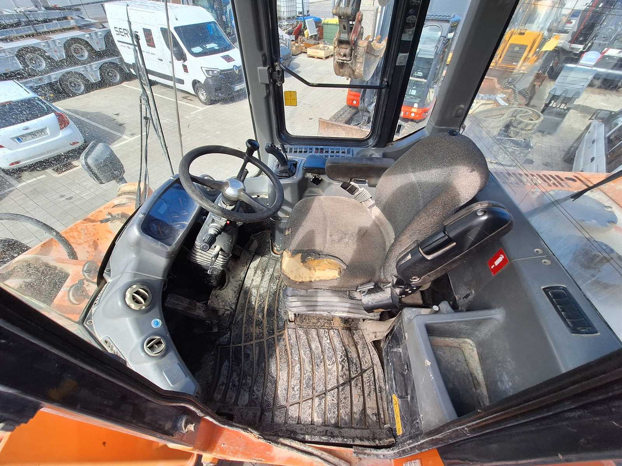 DOOSAN DL 300 - Riteņu iekrāvējs: foto 5 DOOSAN DL 300 - Riteņu iekrāvējs: foto 5