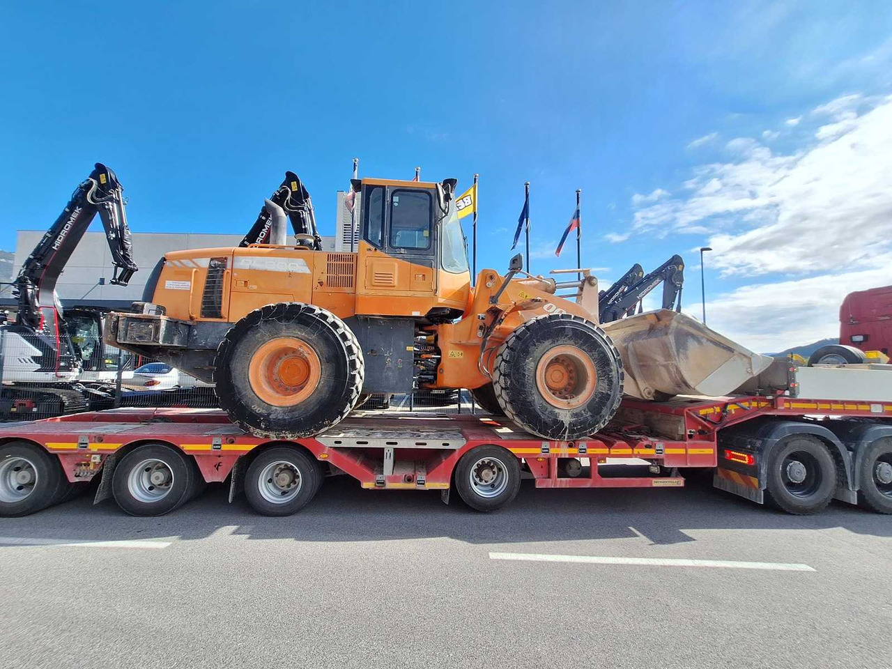 DOOSAN DL 300 - Riteņu iekrāvējs: foto 3 DOOSAN DL 300 - Riteņu iekrāvējs: foto 3
