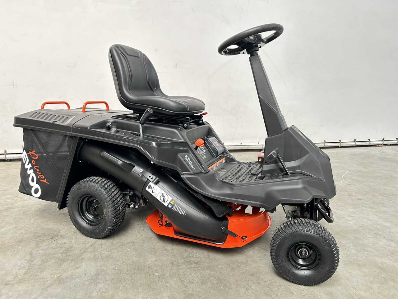 Daewoo DAXRM224 - Zāles pļāvējs: foto 3 Daewoo DAXRM224 - Zāles pļāvējs: foto 3