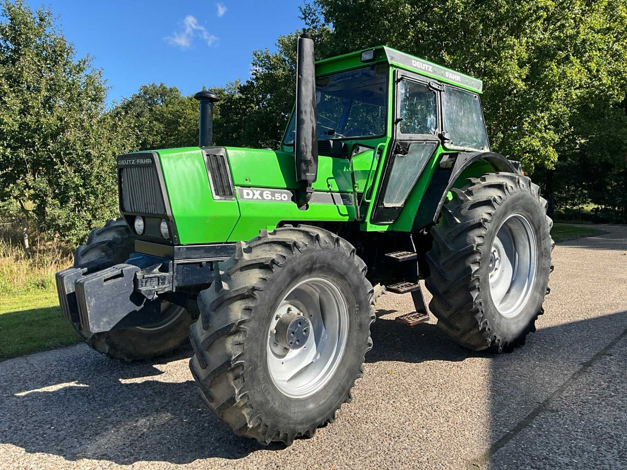 Deutz-Fahr DX 6.50 - Traktors: foto 1 Deutz-Fahr DX 6.50 - Traktors: foto 1