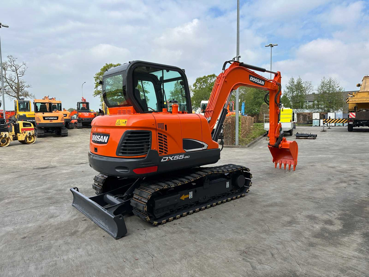Doosan DX55-9C - Kāpurķēžu ekskavators: foto 4 Doosan DX55-9C - Kāpurķēžu ekskavators: foto 4