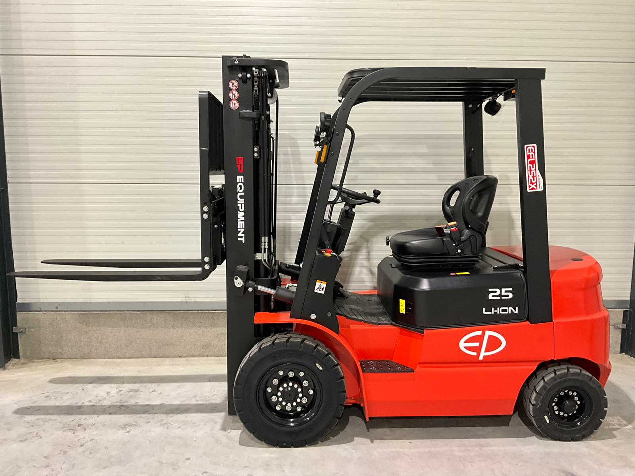 Autokrāvējs EP - 2025 - EFL 252 X - FORKLIFT TRUCK: foto 9 Autokrāvējs EP - 2025 - EFL 252 X - FORKLIFT TRUCK: foto 9