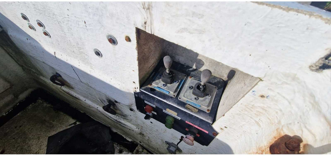 FRANCE ELÉVATEUR - 140 TP2 - AERIAL WORK PLATFORMS - Pacēlājs: foto 2 FRANCE ELÉVATEUR - 140 TP2 - AERIAL WORK PLATFORMS - Pacēlājs: foto 2