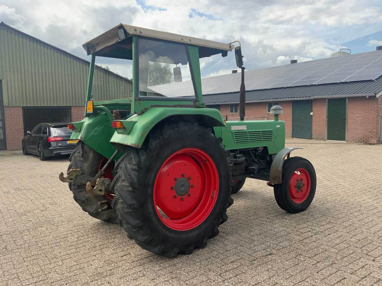 Fendt Farmer 108S - Traktors: foto 4 Fendt Farmer 108S - Traktors: foto 4