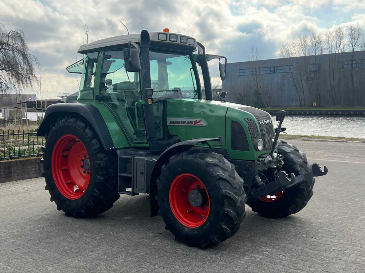Fendt Farmer 410 - Traktors: foto 5 Fendt Farmer 410 - Traktors: foto 5