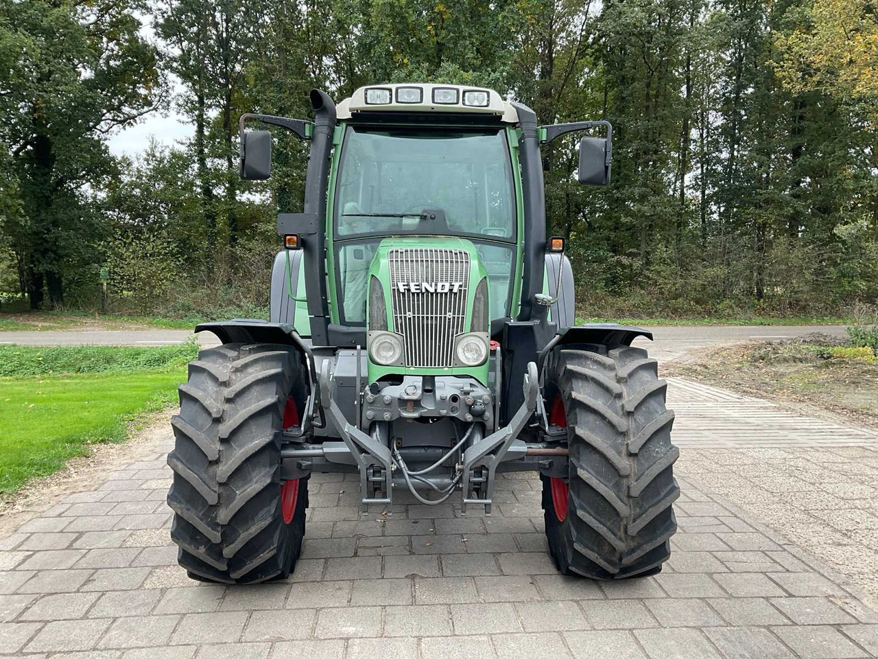 Fendt Farmer 410 Vario - Traktors: foto 2 Fendt Farmer 410 Vario - Traktors: foto 2