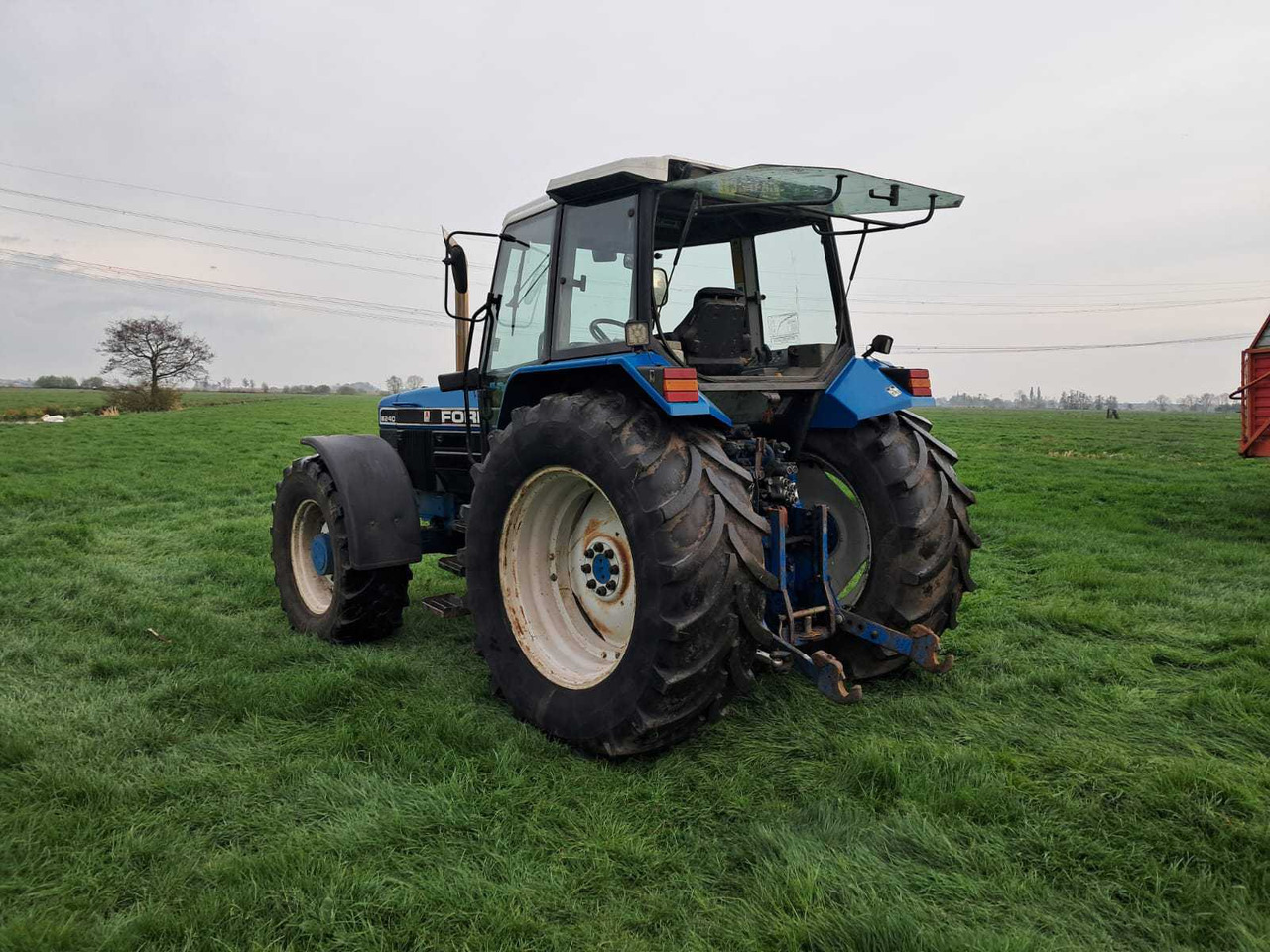 Ford - Traktors: foto 4 Ford - Traktors: foto 4