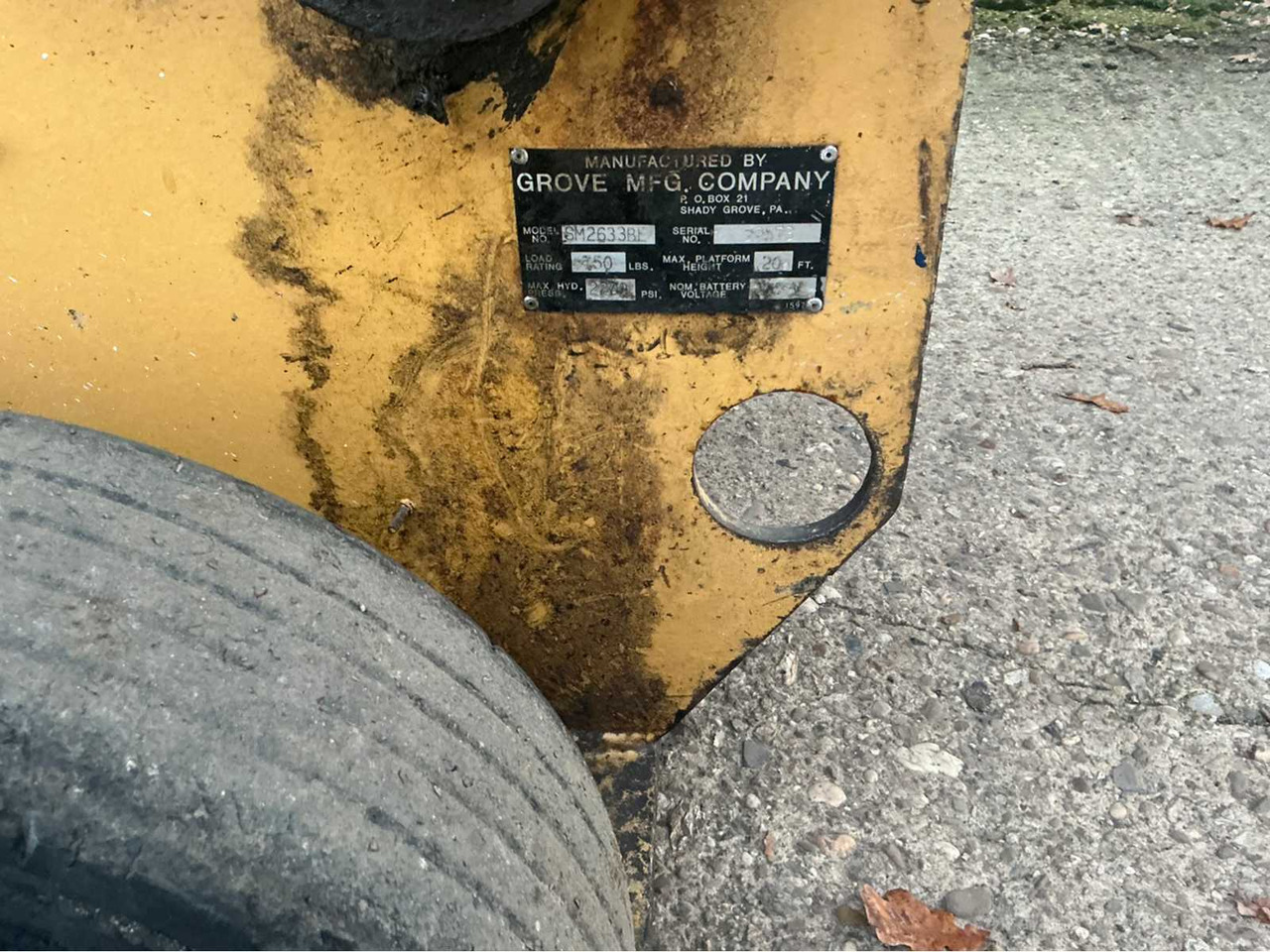 GROVE MFG SCISSOR LIFT SM2633BE AERIAL PLATFORM - Pacēlājs: foto 5 GROVE MFG SCISSOR LIFT SM2633BE AERIAL PLATFORM - Pacēlājs: foto 5