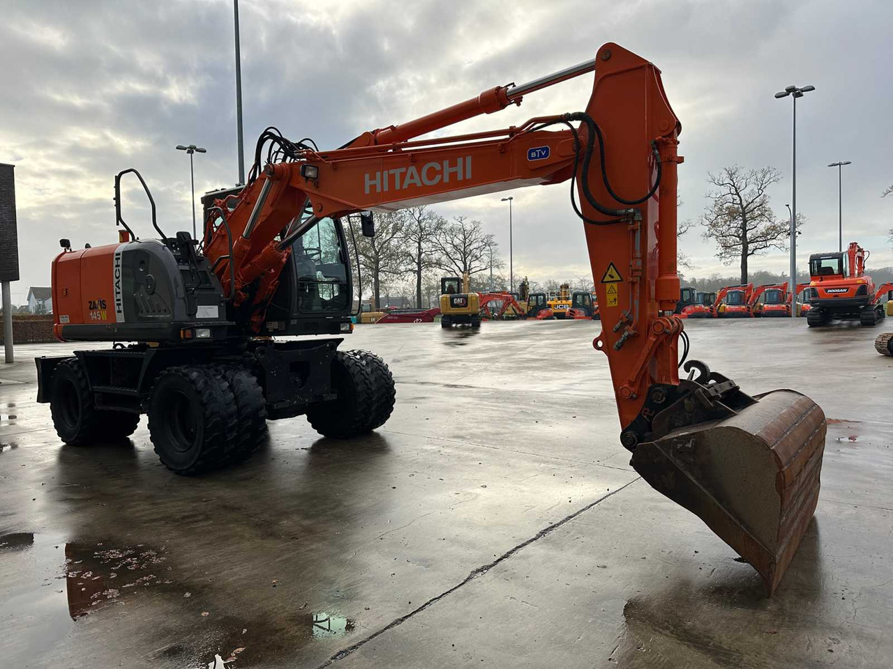 HITACHI - 2012 - ZX145W-3 - WHEELED EXCAVATOR - Riteņu ekskavators: foto 3 HITACHI - 2012 - ZX145W-3 - WHEELED EXCAVATOR - Riteņu ekskavators: foto 3