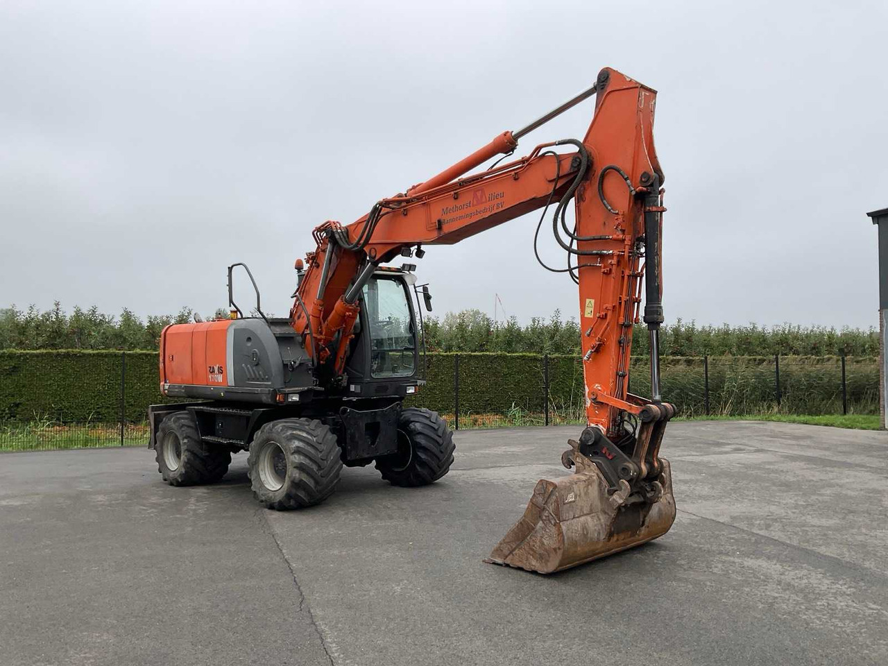 Hitachi ZX-170W-3 - Riteņu ekskavators: foto 1 Hitachi ZX-170W-3 - Riteņu ekskavators: foto 1