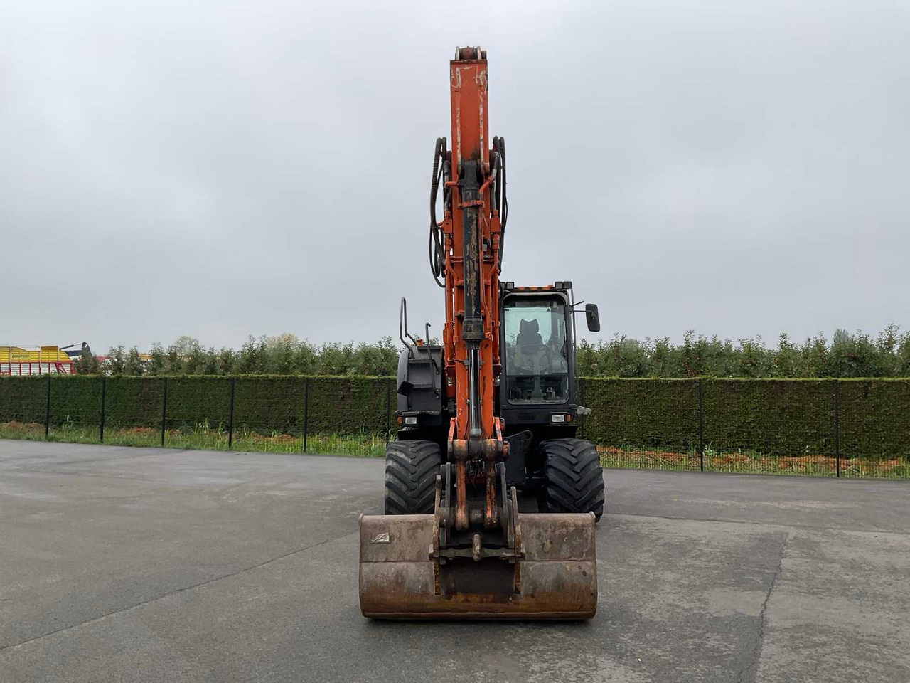 Hitachi ZX-170W-3 - Riteņu ekskavators: foto 4 Hitachi ZX-170W-3 - Riteņu ekskavators: foto 4