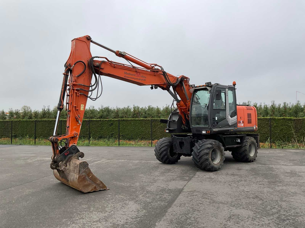 Hitachi ZX-170W-3 - Riteņu ekskavators: foto 2 Hitachi ZX-170W-3 - Riteņu ekskavators: foto 2