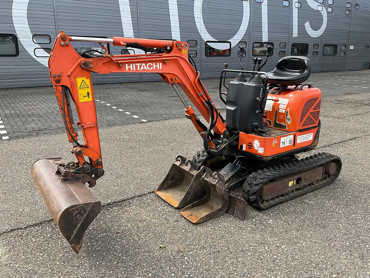 Hitachi ZX10U-2 - Mini-ekskavators: foto 1 Hitachi ZX10U-2 - Mini-ekskavators: foto 1