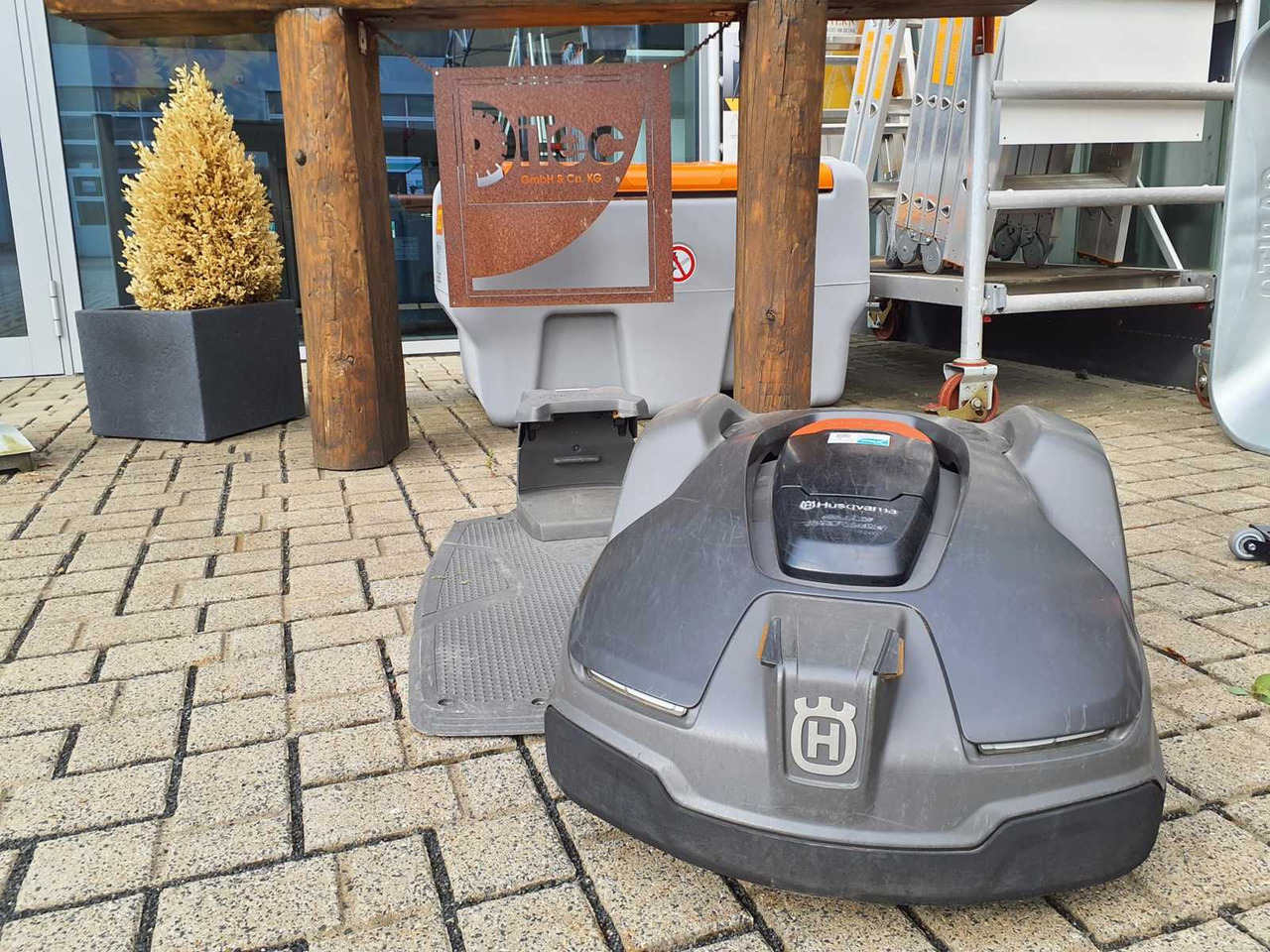 Husqvarna Automower 430x - Zāles pļāvējs: foto 4 Husqvarna Automower 430x - Zāles pļāvējs: foto 4